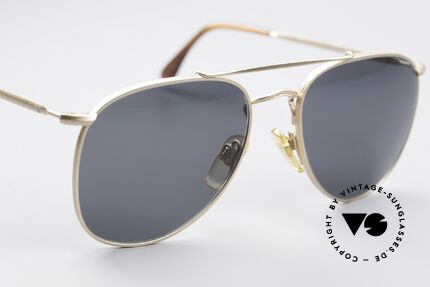 Giorgio Armani 149 Kleine Aviator Sonnenbrille, ungetragen (wie all unsere 1990er Jahre Klassiker), Passend für Herren und Damen