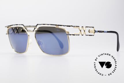 Cazal 973 Blau Verspiegelte Sonnenbrille, zudem sehr interessante Farbgestaltung / -Muster, Passend für Herren und Damen