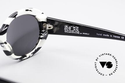 Alain Mikli D303 / 2109 101 Dalmatiner Sonnenbrille, dunkelgraue CR39 Sonnengläser (für 100% UV Schutz), Passend für Damen