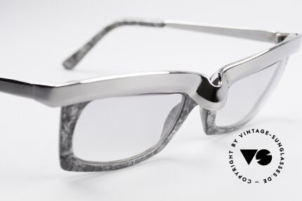 Alain Mikli 611 / 021 Spektakuläre Vintage Brille, leicht grau getönte Sonnengläser; auch abends tragbar, Passend für Herren und Damen