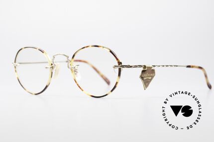 Oliver Peoples OP190G 1/10 12k Gold-Filled Fassung, kombiniert mit dem intellektuellen Styling der 1960er, Passend für Herren und Damen