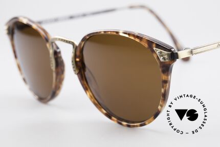 Giorgio Armani 336 Designer Damen Sonnenbrille, zudem wirklich außergewöhnliche Metall-Verzierungen, Passend für Damen
