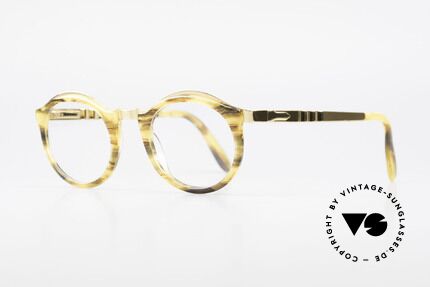 Persol Ivy Gold Plated Panto Brille Small, Fassung (mit Federscharnieren) ist 18kt vergoldet, Passend für Herren und Damen