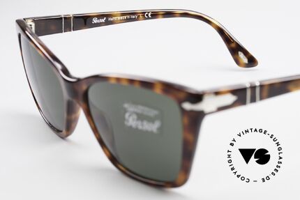 Persol 3023 Damen Sonnenbrille Klassisch, eine Neuauflage der alten Brillen von Persol Ratti, Passend für Damen