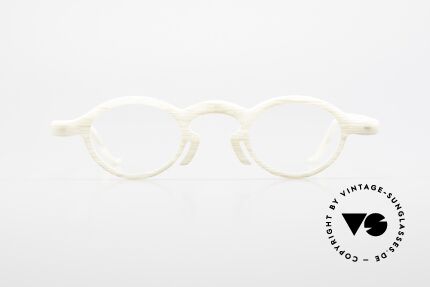Theo Belgium Phone Brille in Elfenbein Optik, 'Theo' bekannt als Gegenpol zum üblich 'Mainstream', Passend für Herren und Damen