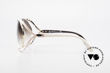 Christian Dior 2056 80er Butterfly Sonnenbrille, Fassung in beige / zartrosa / gold mit braunen Gläsern, Passend für Damen Christian Dior 2056 80er Butterfly Sonnenbrille, Fassung in beige / zartrosa / gold mit braunen Gläsern, Passend für Damen