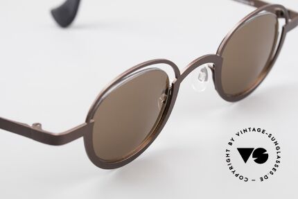 Theo Belgium Dozy Slim Crazy Designer Sonnenbrille, ungetragen; wie alle unsere THEO "Charakter-Brillen", Passend für Herren und Damen