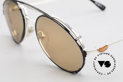 Bugatti 65996 Vintage Brille Mit Sonnenclip, silberne Fassung mit roten Bugatti Logos, Gr. 54, Passend für Herren
