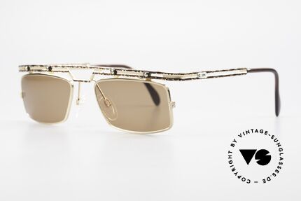 Cazal 975 Eckige Designer Sonnenbrille, tolle Metallarbeiten & ein außergewöhnlicher Look, Passend für Herren