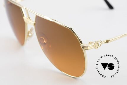 Maserati 6130 Luxus Aviator Sonnenbrille, die Sonnengläser sind getönt wie ein Sonnenuntergang, Passend für Herren