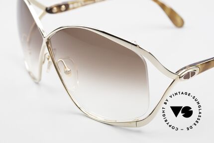 Christian Dior 2056 80er Butterfly Sonnenbrille, goldene Fassung mit Gläsern in braun-Verlauf; 100% UV, Passend für Damen Christian Dior 2056 80er Butterfly Sonnenbrille, goldene Fassung mit Gläsern in braun-Verlauf; 100% UV, Passend für Damen