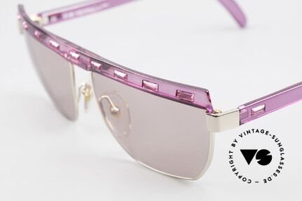 Paloma Picasso 3706 Damen Sonnenbrille Pink Strass, tolle Kombination aus Strass, Farben & Materialien, Passend für Damen