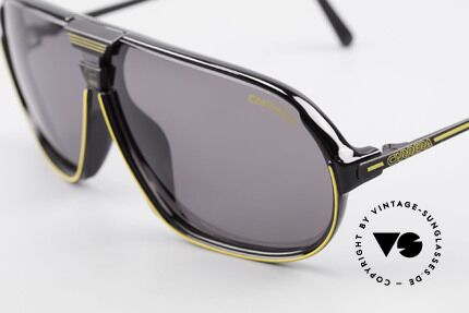 Carrera 5416 80er Sportsonnenbrille Optyl, 1x solid-grau sowie 1x solid-grün; 100% UV Schutz, Passend für Herren