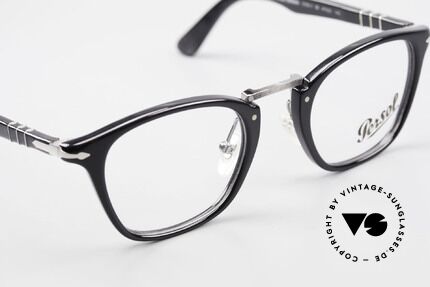 Persol 3109 Typewriter Edition Fassung, eine Neuauflage der alten Brillen von Persol Ratti, Passend für Herren und Damen
