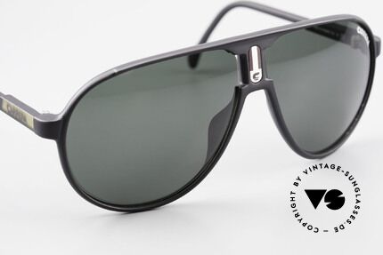 Carrera 5407 80er Sport Pilotensonnenbrille, grüne Carrera Sonnengläser (für 100% UV Schutz), Passend für Herren