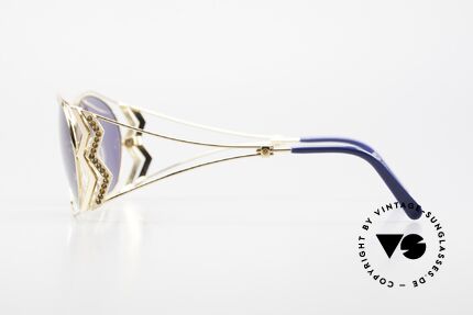 Paloma Picasso 3707 90er Sonnenbrille Vergoldet, filigraner Metallrahmen mit vielen Strasssteinchen, Passend für Damen