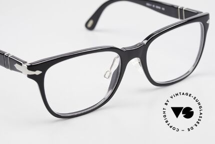 Persol 3003 Damenbrille Klassisch Schwarz, eine Neuauflage der alten Brillen von Persol Ratti, Passend für Damen