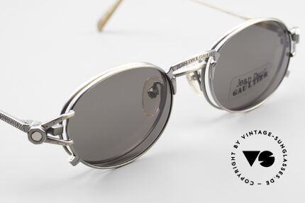 Jean Paul Gaultier 56-7110 Ovale 90er Vintage Brille Clip On, ungetragen (wie alle unsere Jean Paul Gaultier Brillen), Passend für Herren und Damen