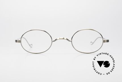 Lunor II 10 Ovale Metallbrille Antik Gold, Vollrand in 'antik-gold' mit zusätzlichem Schutzlack, Passend für Herren und Damen Lunor II 10 Ovale Metallbrille Antik Gold, Vollrand in 'antik-gold' mit zusätzlichem Schutzlack, Passend für Herren und Damen