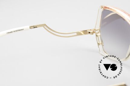 Cazal 178 Extravagante Damen Sonnenbrille, Sonnengläser in grau-Verlauf mit 100% UV Schutz, Passend für Damen