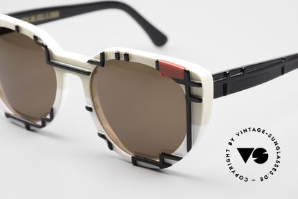 Cutler And Gross 1082 Piet Mondrian Sonnenbrille, eine kultige Damensonnenbrille für alle Kunstliebhaber, Passend für Damen