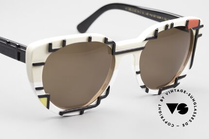 Cutler And Gross 1082 Piet Mondrian Sonnenbrille, Modell 1082 wurde auch in der franz. ELLE beschrieben, Passend für Damen