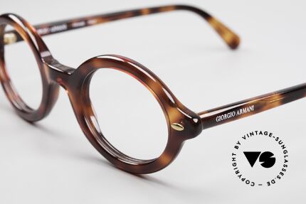 Giorgio Armani 423 Kleine Ovale 90er Brille, ungetragen (wie all unsere 90er Jahre DesignKlassiker), Passend für Herren und Damen