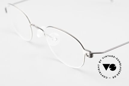 Lindberg Indus Air Titan Rim Titan Brille Klassisch Unisex, extrem stabile Fassung, flexibel & elastisch, und nur 3g, Passend für Herren und Damen