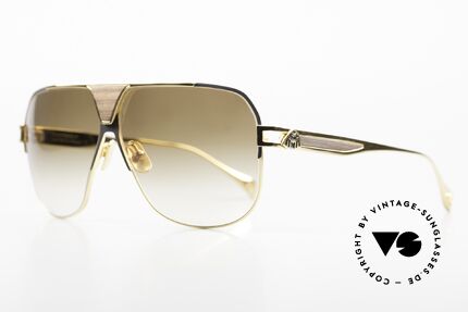 Maybach The Player I Titanbrille 24kt Gold Holz, mit edlen Holz-Applikationen in black satin / ebony, Passend für Herren