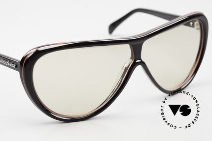 Pininfarina 802 Persol Ratti Sportliche 80er Sonnenbrille, PersolMatic-Gläser (dunkeln ab, bei Lichteinfall), Passend für Herren und Damen Pininfarina 802 Persol Ratti Sportliche 80er Sonnenbrille, PersolMatic-Gläser (dunkeln ab, bei Lichteinfall), Passend für Herren und Damen