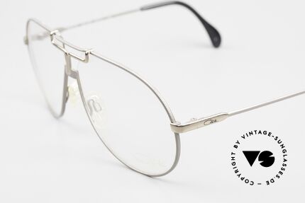 Cazal 731 80er Jahre Titan Fassung, ungetragenes Modell mit original Etui von CAZAL, Passend für Herren