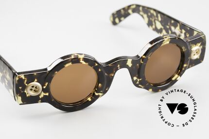 Patrick Kelly Peanut 32 Sonnenbrille Mit Knöpfen, ungetragenes Modell Peanut (gehört in ein Museum), Passend für Herren und Damen