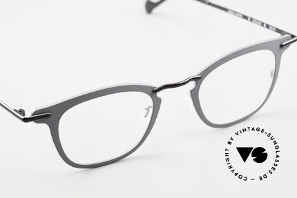 Anne Et Valentin Helium Titaniumbrille Unisex, aus Energie, Licht, Material, Linie, Kontrast & Farbe, Passend für Herren und Damen