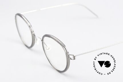 Lindberg Jackie Air Titan Rim Unisexbrille Im Panto Stil, silberne Fassung; Inner-Rand in "smoke-gray transluzent", Passend für Herren und Damen