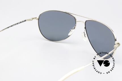Oliver Peoples Benedict Polarisierende Sonnenbrille, ungetragen (wie alle unsere Oliver Peoples Brillen), Passend für Herren