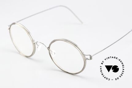 Lindberg Harley Air Titan Rim Unisex Vintage Brille Rund, silberne Titan-Fassung mit Inlay in einer Art 'smoke gray', Passend für Herren und Damen Lindberg Harley Air Titan Rim Unisex Vintage Brille Rund, silberne Titan-Fassung mit Inlay in einer Art 'smoke gray', Passend für Herren und Damen