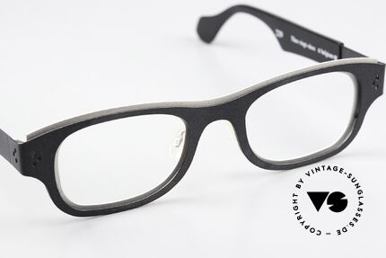 Theo Belgium Vingt Deux Zweifarbige Designerbrille, ungetragen; wie alle unsere vintage Theo Brillen, Passend für Herren und Damen