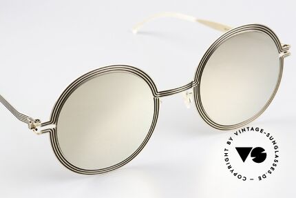 Mykita Studio 6.3 XXL Brille Gold Verspiegelt, dadurch wird fast ein psychedelischer Effekt erzeugt, Passend für Damen
