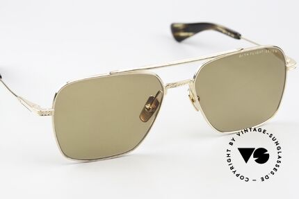 DITA Flight Seven Vergoldete Titan-Fassung, eine Kombination aus Luxus und "Military Lifestyle", Passend für Herren