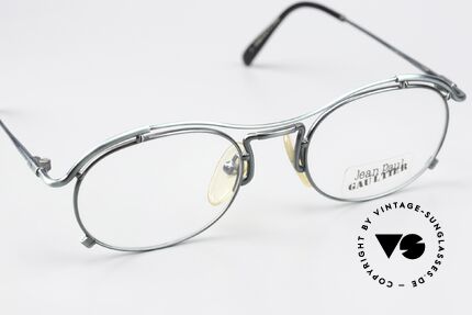 Jean Paul Gaultier 55-2170 90s Brille Tannengrün Metall, ungetragen; wie alle unsere 1990er JPG Fassungen, Passend für Herren und Damen