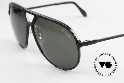 Alpina M1 Schwarz & Schwarze Schrauben, getragen von Stevie Wonder und unzähligen Promis, Passend für Herren
