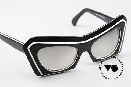Christian Roth 13120 Harper's Bazaar März 1986, eine Sonnenbrille für's MOMO oder Tate Modern, Passend für Damen