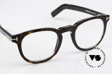 Tom Ford TF5629 Interessante Designerbrille, eher ein Herrenmodell; geht auch als Damenbrille, Passend für Herren und Damen