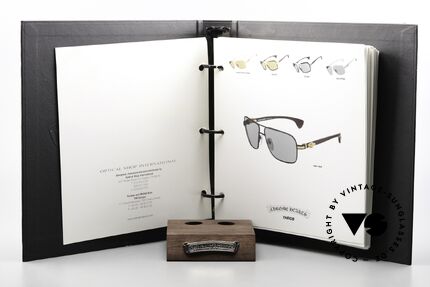 Chrome Hearts Eyewear Catalog Mit Den Fuck You Brillen, damals noch Larry Sands Firma 'OSA / OSI', Passend für Herren und Damen