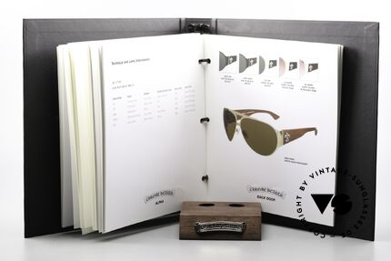 Chrome Hearts Eyewear Catalog Mit Den Fuck You Brillen, der Brillenständen gehört mit zum Angebot, Passend für Herren und Damen