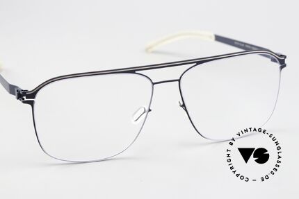 Mykita Adriano Farbcode Navy Dark Sand, ungetragenes Modell mit original Mykita Verpackung, Passend für Damen Mykita Adriano Farbcode Navy Dark Sand, ungetragenes Modell mit original Mykita Verpackung, Passend für Damen