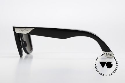 Ray Ban Wayfarer I Ultra Limited Edition 18k Gold, 18k Ray-Ban Logo & 24k vergoldete Bügelenden, Passend für Herren und Damen Ray Ban Wayfarer I Ultra Limited Edition 18k Gold, 18k Ray-Ban Logo & 24k vergoldete Bügelenden, Passend für Herren und Damen