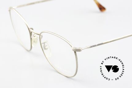 Giorgio Armani 130 Sehr Interessante Lackierung, je nach Lichteinfall 'silber' oder auch 'blassgold', Passend für Herren und Damen Giorgio Armani 130 Sehr Interessante Lackierung, je nach Lichteinfall 'silber' oder auch 'blassgold', Passend für Herren und Damen