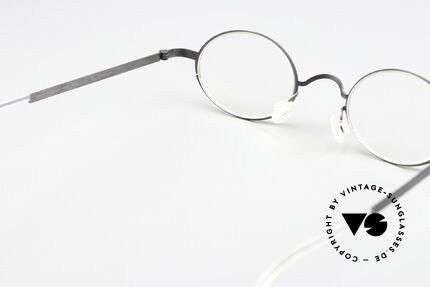 Lindberg 5000 Strip Titan Extra Kleine Brille Unisex Oval, ungetragenes Designerstück + orig. Lindberg Magnet-Etui, Passend für Herren und Damen Lindberg 5000 Strip Titan Extra Kleine Brille Unisex Oval, ungetragenes Designerstück + orig. Lindberg Magnet-Etui, Passend für Herren und Damen