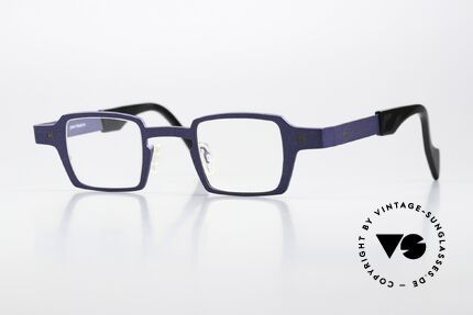 Theo Belgium Sixteen Titaniumbrille Blau Metallic, markant eckige Designerbrille v. THEO Belgium, Passend für Herren und Damen
